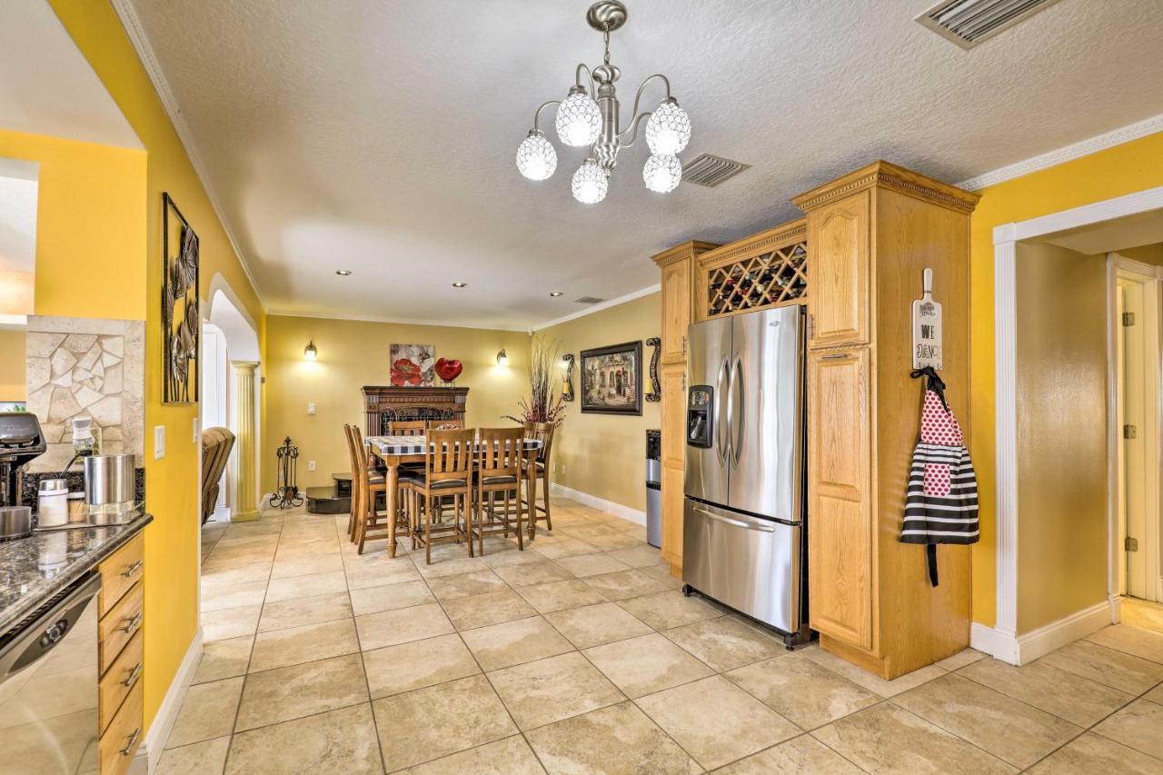 Cozy Home In Heart Of Tampa With Lanai And Pool! Eksteriør billede